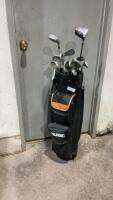 SPALDING GOLF BAG W/ (16) RH CLUBS AND A FEW BALLS