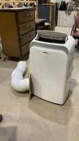 DANBY PORTABLE AC UNIT W/ WINDOW HOSE