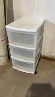 GRACIOUS LIVING 3-DRAWER PLASTIC STORAGE UNIT ON CASTORS