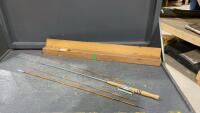 VINTAGE BAMBOO FLY FISHING ROD IN WOOD BOX