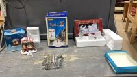 FLAT W/ CHRISTMAS ITEMS - POPCORN WAGON, REINDEER W/SLEIGH, SANTA COMING TO TOWN