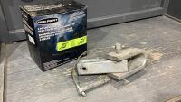 RETRIVAL HITCH + 2 PC SEAT COVERS