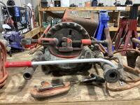 RIDGID 300 W/ EXTRA ACCESSORIES