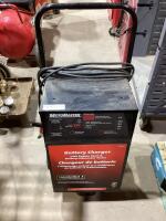 MOTOMASTER BATTERY CHARGER