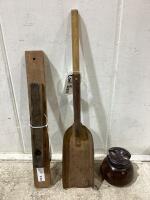 ANTIQUE BOX W/ COAL SHOVEL, STANLEY LEVEL & INSULATOR PART