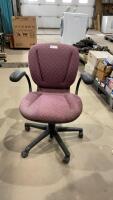 LIGHT PURPLE ROLLING OFFICE CHAIR