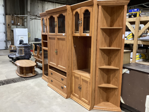 5 - PIECE WALL UNIT - LOOKS LIKE OAK