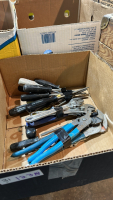 SCREWDRIVERS,VISE GRIP,RATCHETING PLIERS