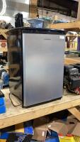 SYLVANIA BAR SIZE FRIDGE - ALL FRIDGE/NO FREEZER