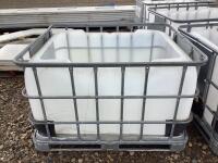 PLASTIC METAL FRAMED TOTE