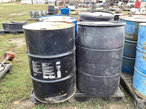(2) METAL BARRELS & (2) PLASTIC BARRELS