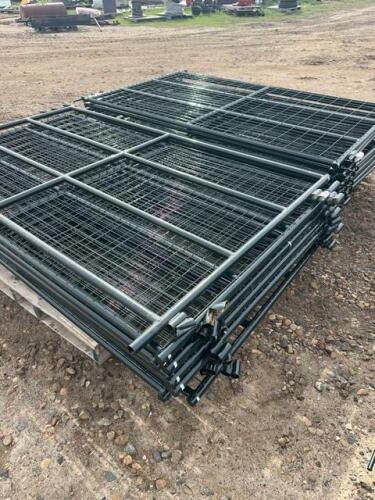 Stack of 10 damaged in Shipping sheep panels/bid per panel