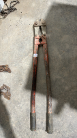 BOLT CUTTER