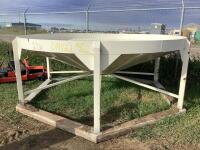 GRAIN HOPPER 10'
