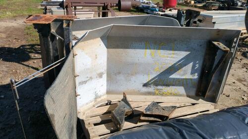 (2)Kenworth T880 2023 SEMI FENDERS