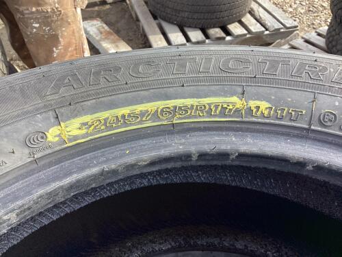 245/65R17 111T M+S - (4) ARTIC TREKKER MAXXIS TIRES