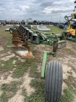 John Deere 3600 8 bottom plough