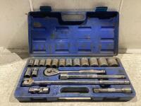 WESTWARD RATCHET/SOCKET SET - SAE