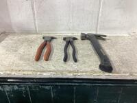 SHOP FLAT OF MIXED HAMMERS