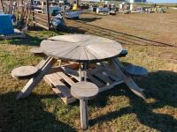 Round Picnic Table