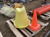 4 traffic cones and 2 pipe stands