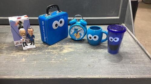COOKIE MONSTER LUNCH KIT W/CONTENTS + HOCKEY NIGHT IN CANADA BOBBLE HEAD