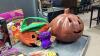 BOX OF ASSORTED HALLOWEEN ITEMS - 4