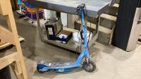 RAZOR E100 ELECTRIC SCOOTER - NEEDS NEW BATTERY