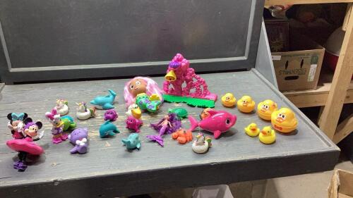 FLAT W/ASSORTED TOYS - MINNIE MOUSE, ARIAL, DUCKS, DOLPHINS, CRABS