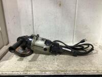 BLACK & DECKER HEAVY DUTY ANGLE GRINDER
