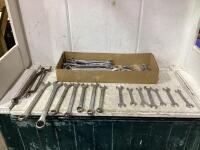 SHOP FLAT OF MIXED WRENCHES - SAE