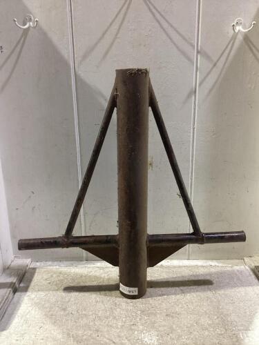 MISCELLANEOUS PIPE HOLDER?