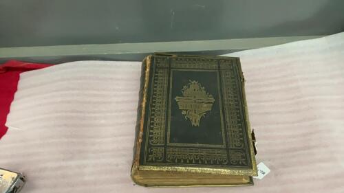 ANTQUE LEATHER BOUND &ldquo;THE HOLY SCRIPTURES&rdquo; BIBLE W/ BRASS EDGING & LATCHES