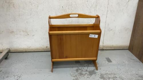 WOODEN MAGAZINE RACK