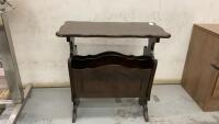 VINTAGE WOODEN MAGAZINE RACK/SIDE TABLE