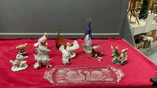 COLLECTION OF BIRD ORNAMENTS & SWAN PLATTER