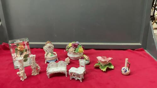 COLLECTION OF FLORAL THEME DECOR - ROYAL MALVERN, STAFFORDSHIRE