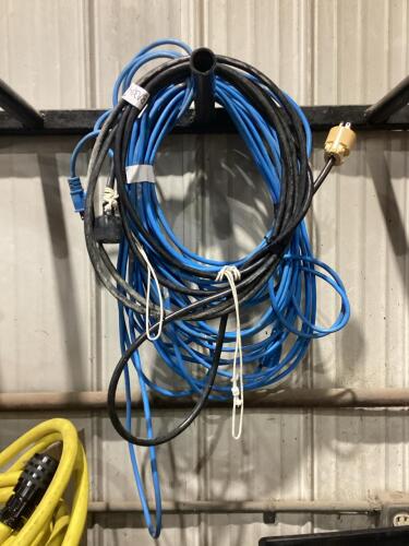 (2) BUNDLES OF EXTENSION CORDS