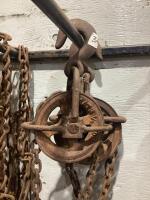 PULLEY HOOK CHAINS 246"