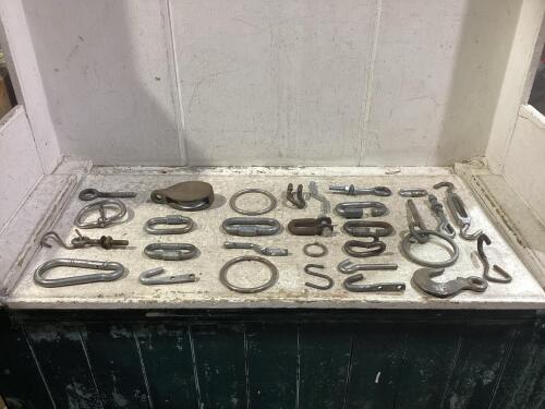 SMALL CONTAINER OF MISCELLANEOUS PARTS