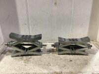 TRAILER WHEEL CHOCKS