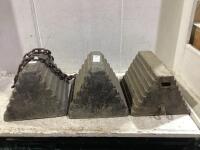 (3) CAULK BLOCKS
