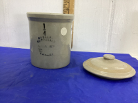 1/4 GAL MEDALTA REDCLIFF POTTERY