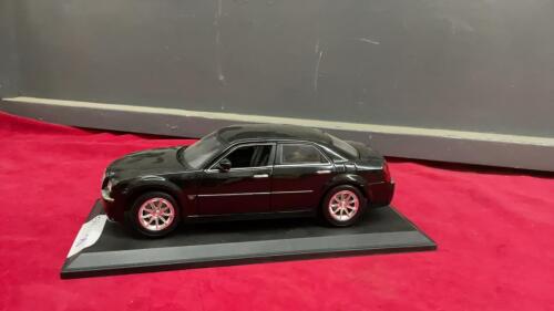 MAISTO DIE CAST COLLECTOR CAR