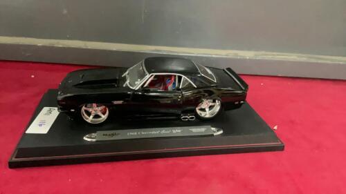 MAISTO MOUNTED DIE CAST COLLECTOR CAR - 1968 CHEVROLET CAMARO Z78