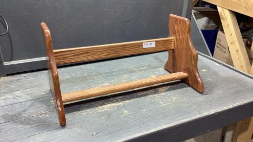 SMALL OAK COOKBOOK HOLDER