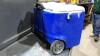 RUBBERMAID COOLER W/ 2 WHEELS + EXTENSION HANDLE + DRAIN - 2