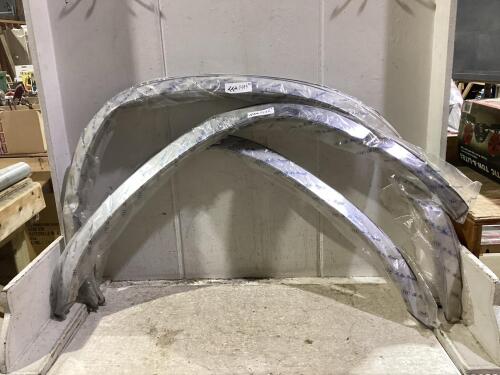 (4) FENDER TRIMS