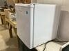 HAMILTON BEACH MINI-REFRIGERATOR - 3
