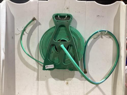 HANDHELD RETRACTABLE GARDEN HOSE REEL